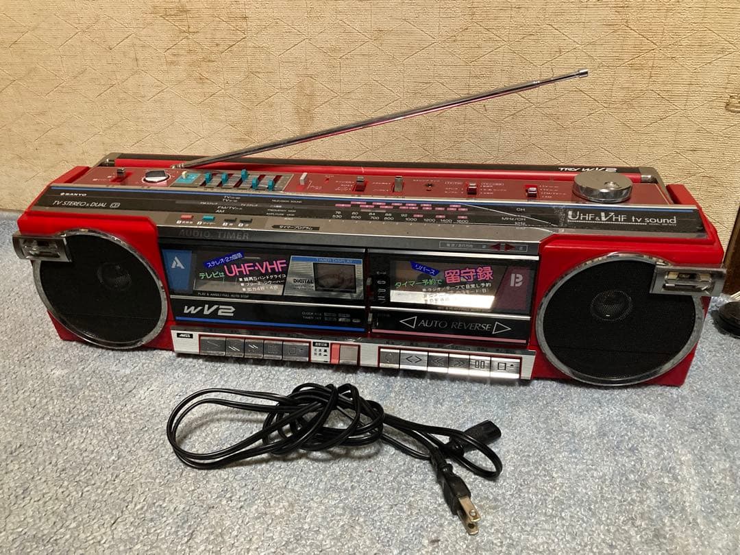 懐かしいレアサンヨーWV-2 赤色 ラジカセ オートリバースジャンク品