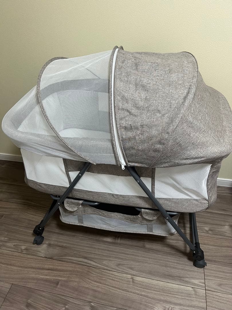 コンパクト折りたたみベビーベッド　美品