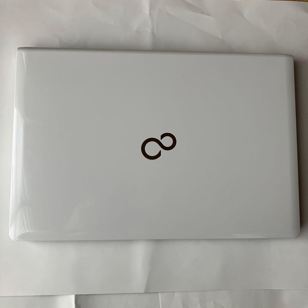 富士通 LIFEBOOK AH42/W ホワイト ノートPC