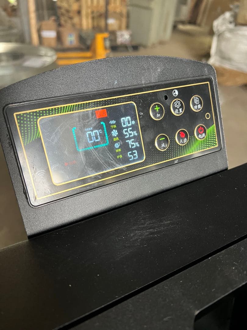 薪ストーブ　ガラス窓付きで 自动温度制御