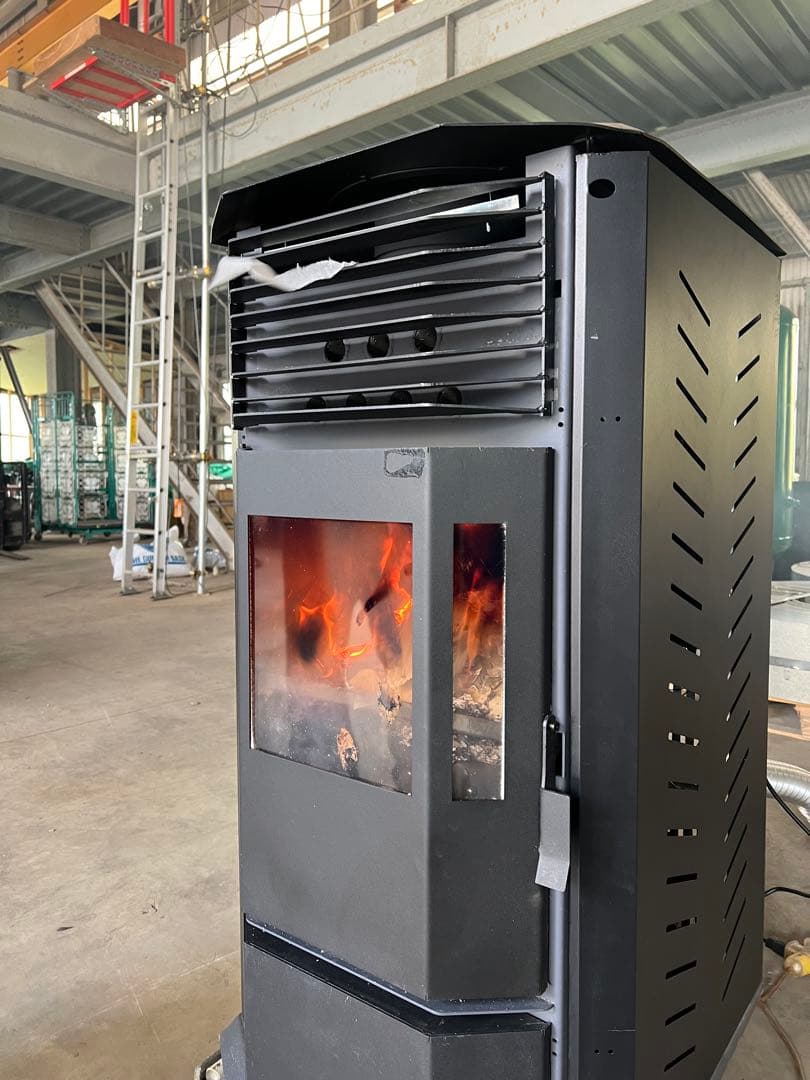 薪ストーブ　ガラス窓付きで 自动温度制御