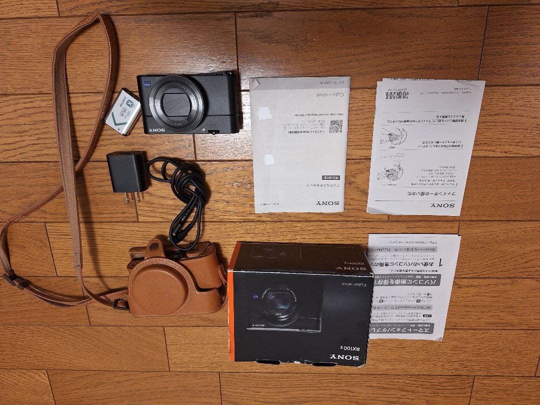 SONY DSC-RX100M5 カメラ　純正カメラジャケット付き