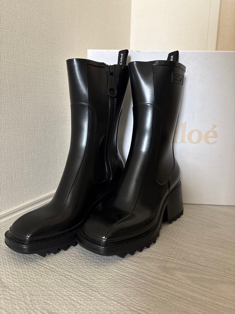 Chloé ブラックショートブーツ