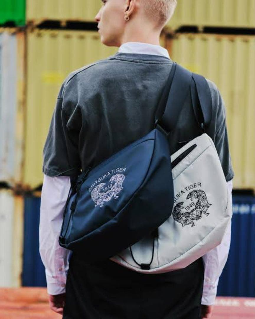 限定カラー！オニツカタイガー メッセンジャーバッグ ワンショルダー オフホワイト