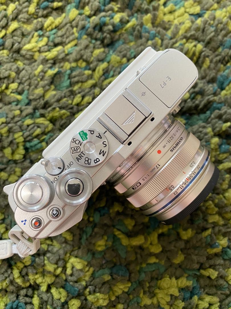 OLYMPUS PEN E-P7 ボディー ホワイト