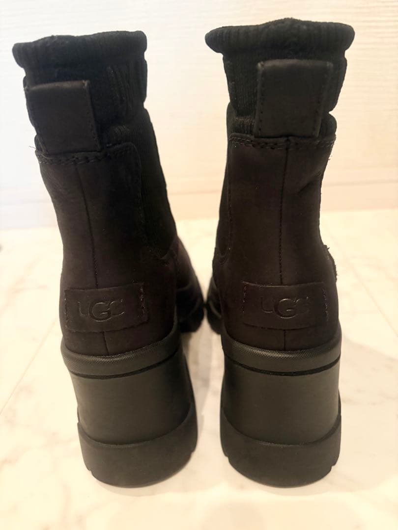 【値下げ】UGG 美品 24cm 公式完売　ブルックリンチェルシー