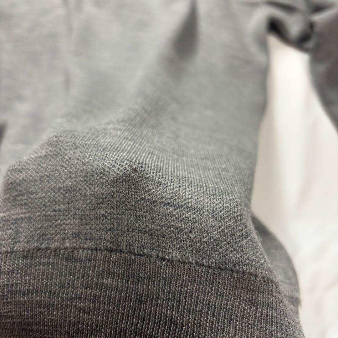 JOHN SMEDLEY イングランド製 グレー 前Vガゼットスウェットイギリス