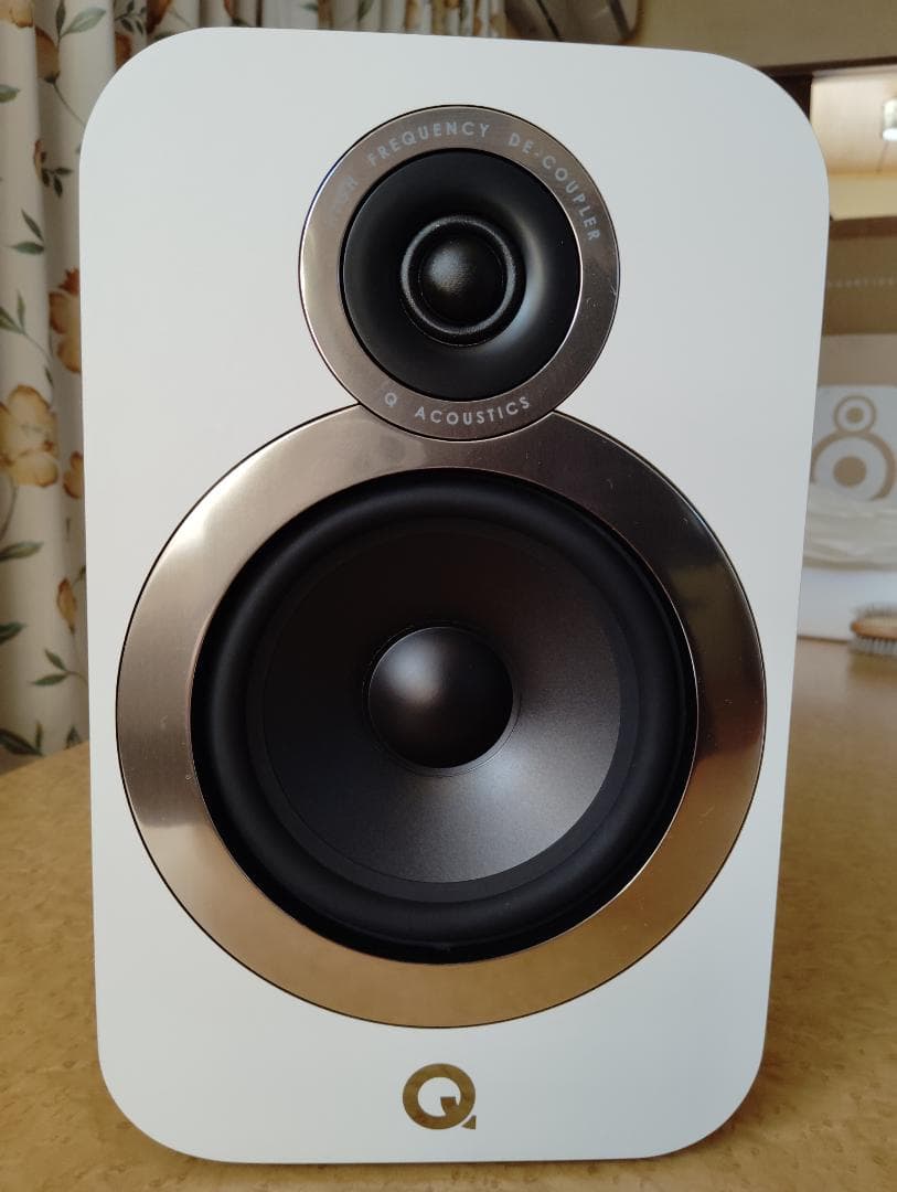 スピーカー・ウーファー Q Acoustics 3030i