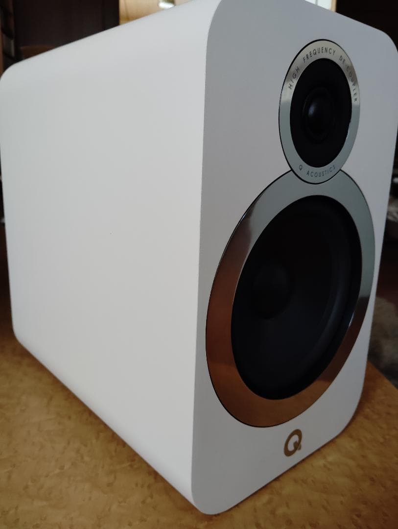 スピーカー・ウーファー Q Acoustics 3030i