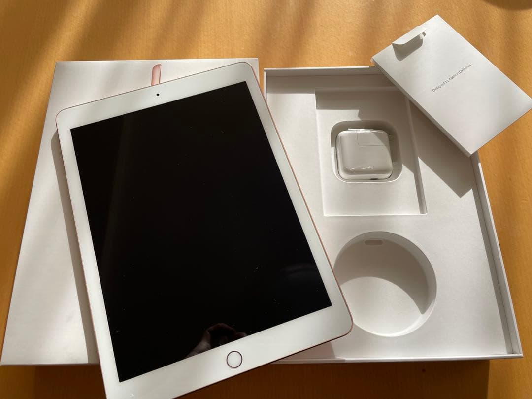 iPad 第6世代　本体　128GB Wi-Fi GOLD