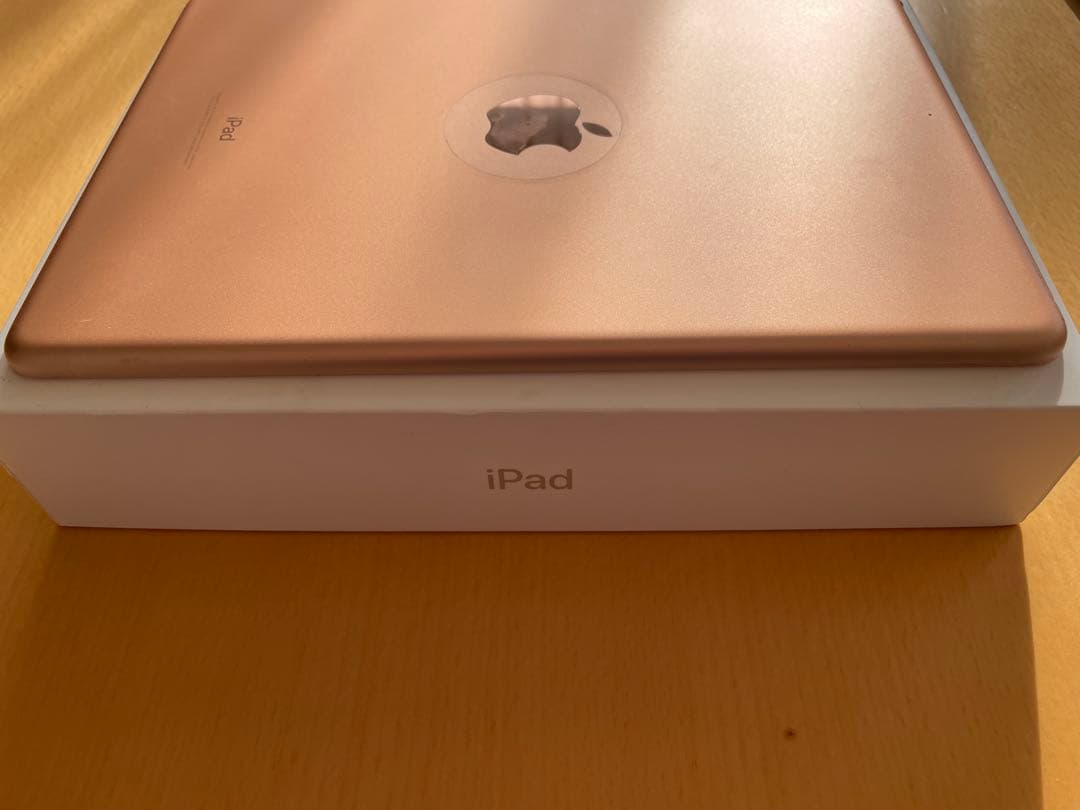 iPad 第6世代　本体　128GB Wi-Fi GOLD