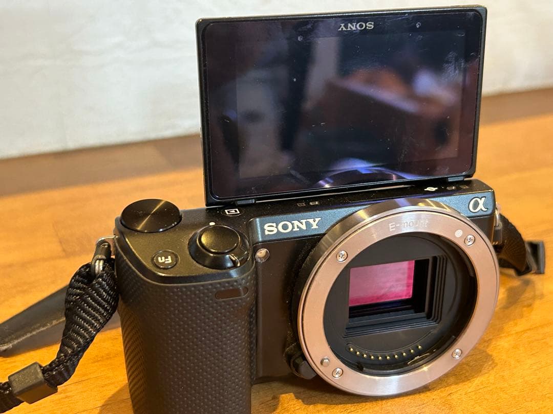 SONY α NEX-5Rミラーレス一眼カメラ ブラック　レンズ付き