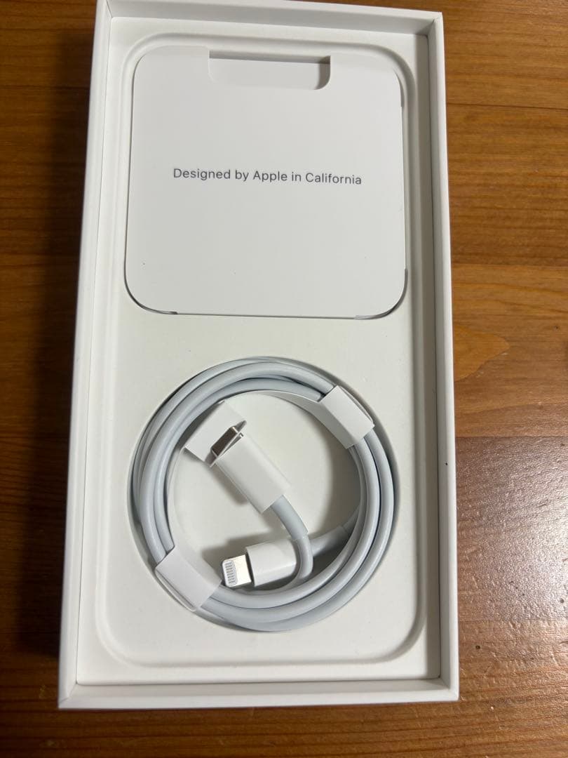 週末価格購入後即発送！iPhone13 スターライト SIMフリー　箱あり