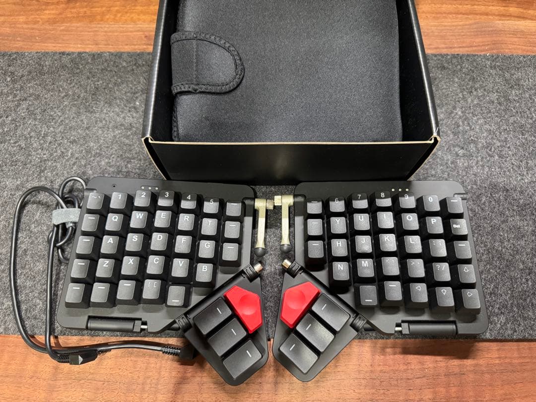 Moonlander Mark I 左右分割 エルゴノミクスキーボード