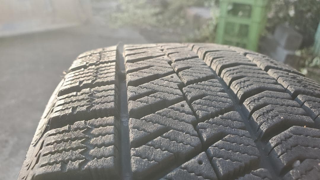 アルミ付きスタッドレスタイヤ　バリ山　バラ販売　185/60R15　4穴