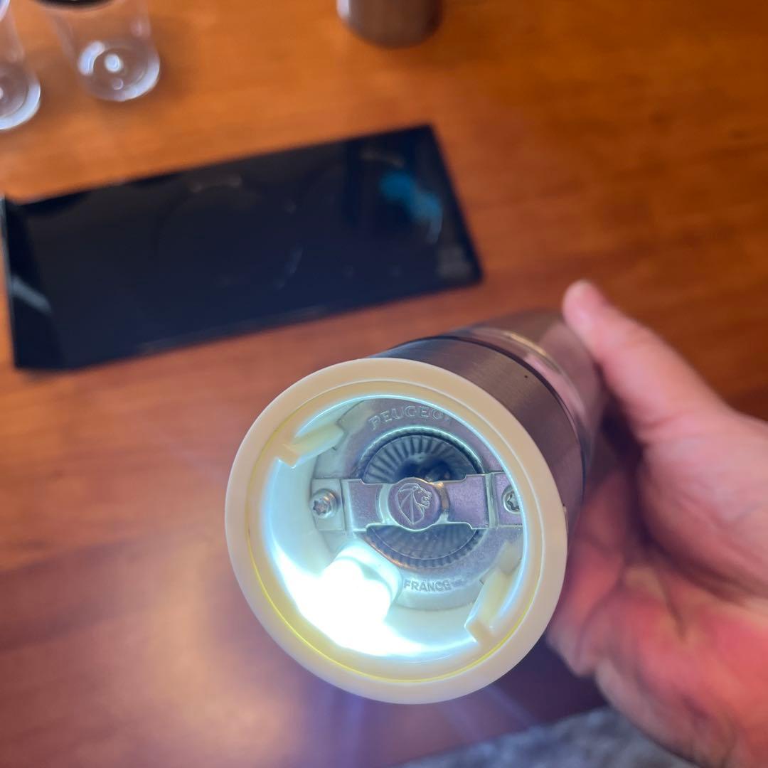 プジョー 電動ミル 本体2つ＋トレイ＋ミルスケール2つのセット、箱と取説なし