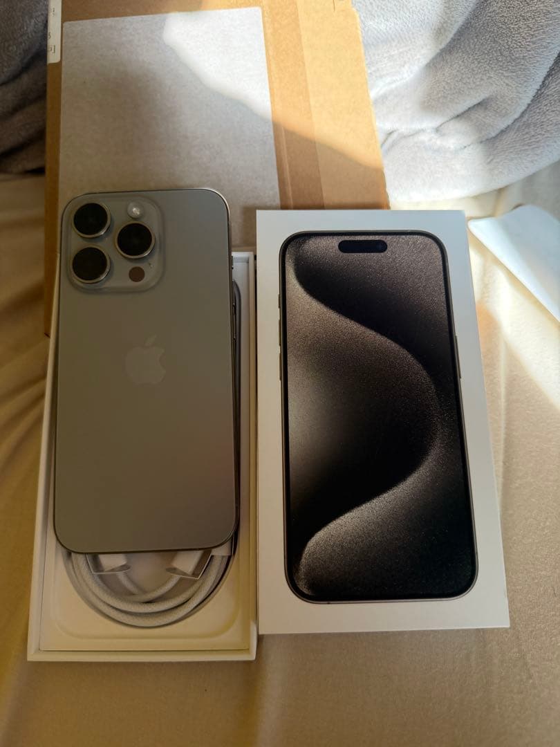 SIMフリー　修理歴無し　Apple iPhone15Pro 256GB