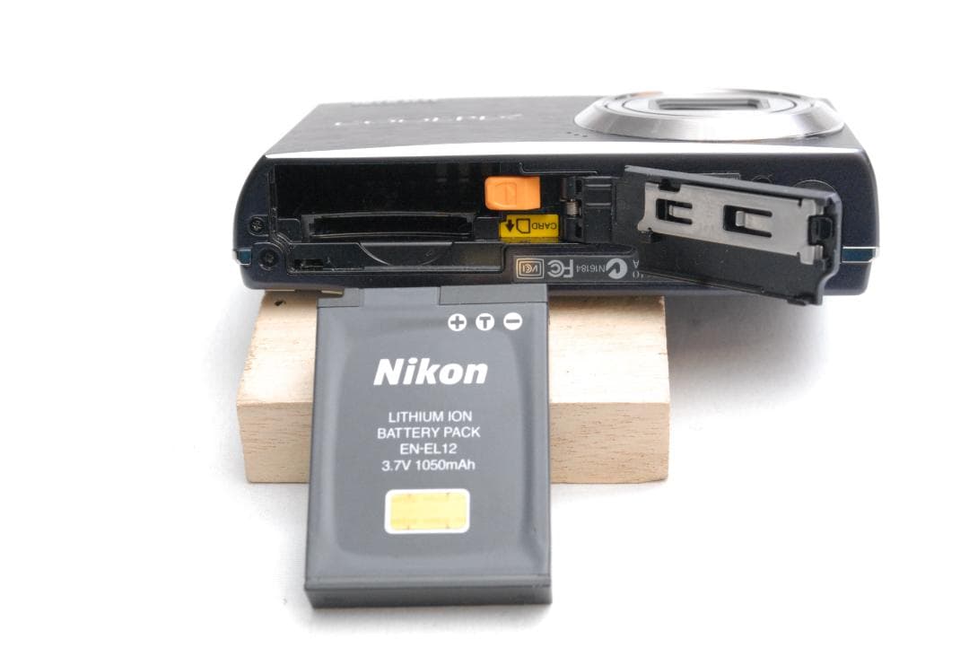 Nikon coolpix S610 （良品）