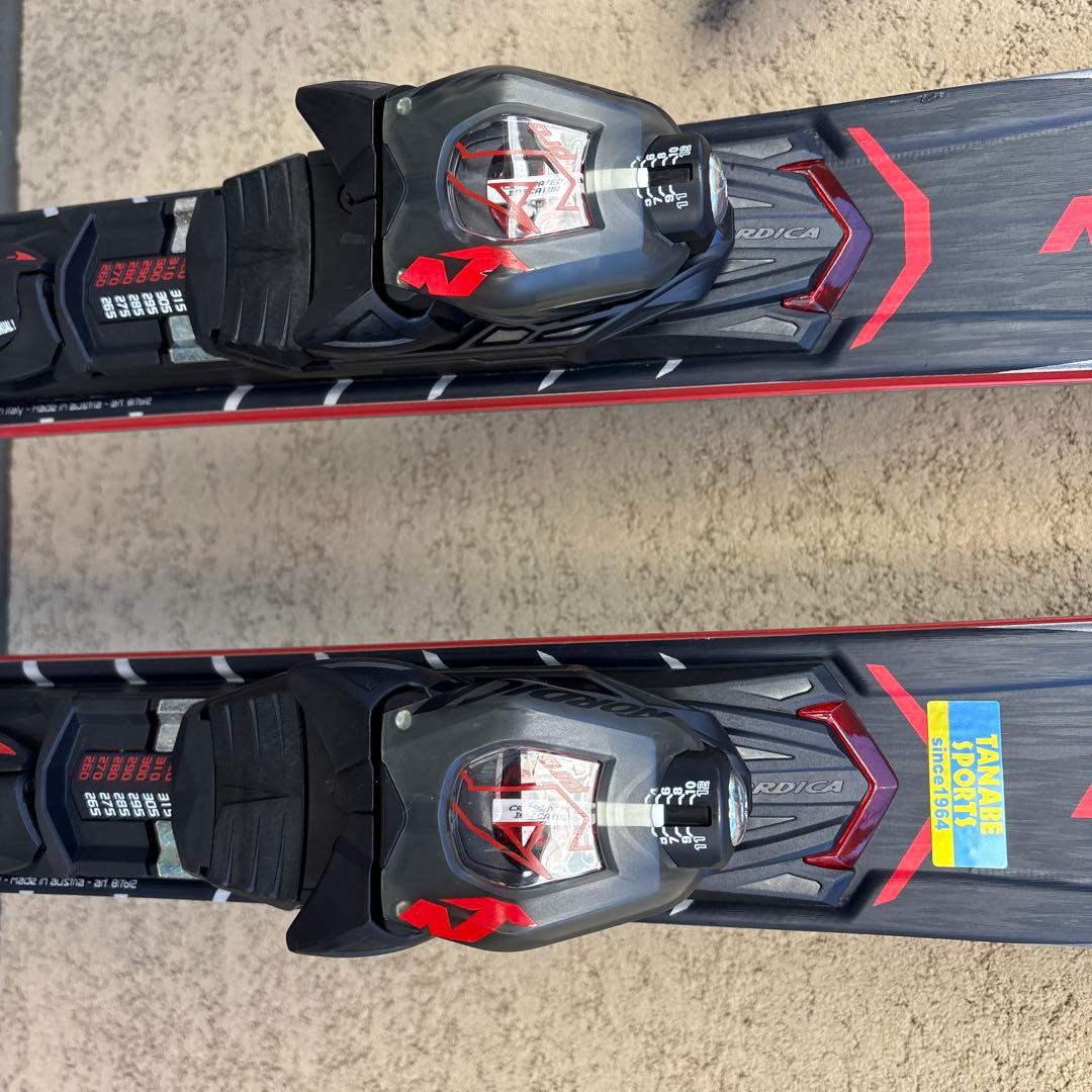 Nordica スキー板、ブーツ、Swixストック付き