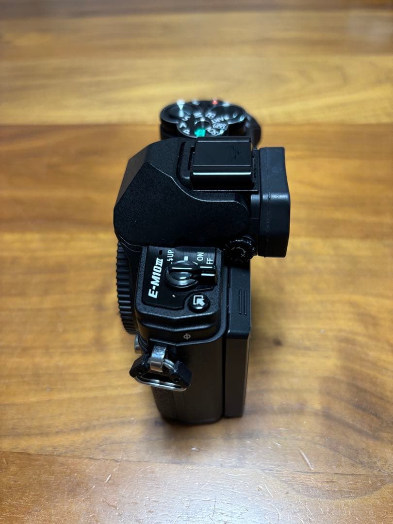 OLYMPUS OM-D E-M10 MarkIII ダブルズームキット オマケ