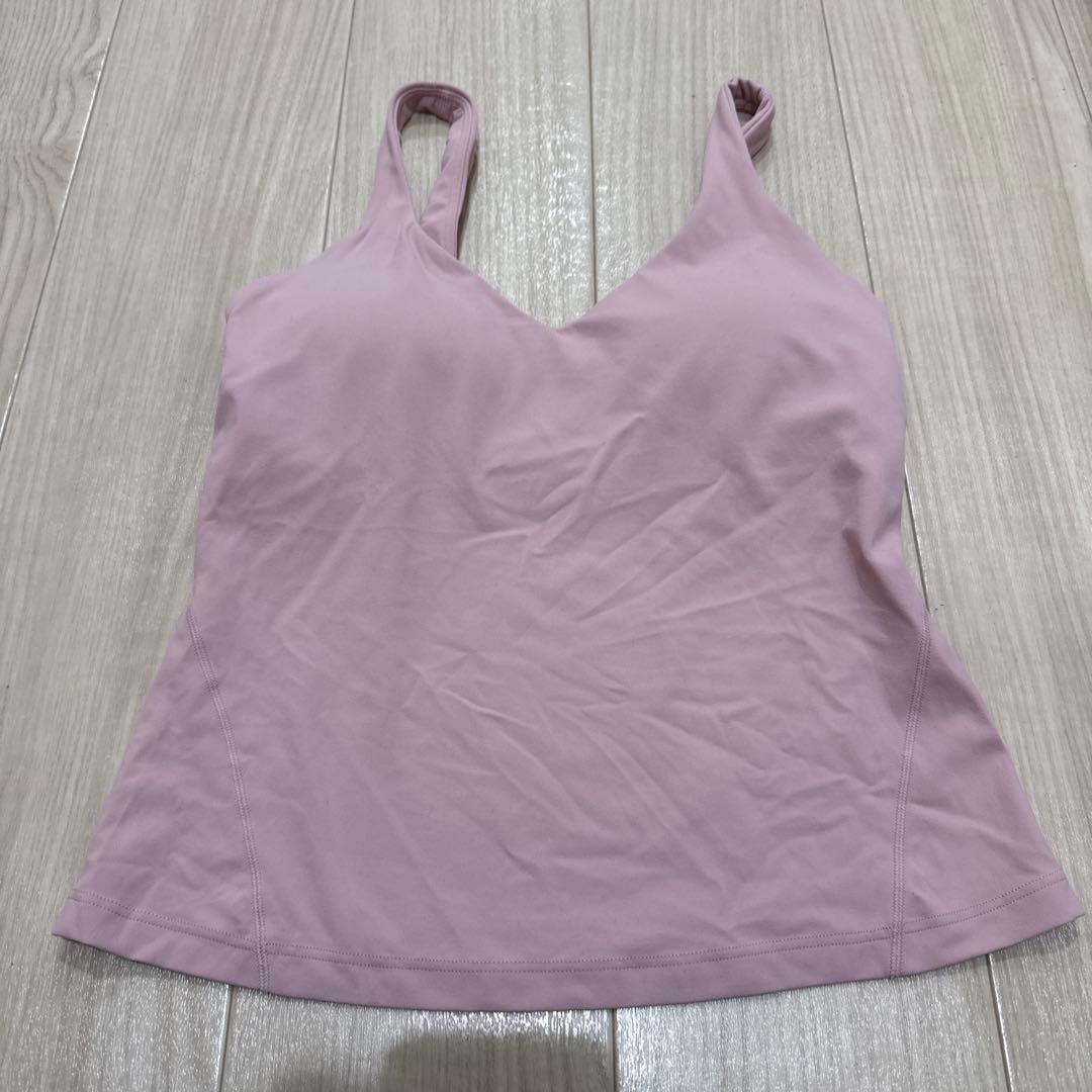 3点まとめ　ルルレモン　ピンクのタンク、白いクロスバックタンク、薄紫のタンク