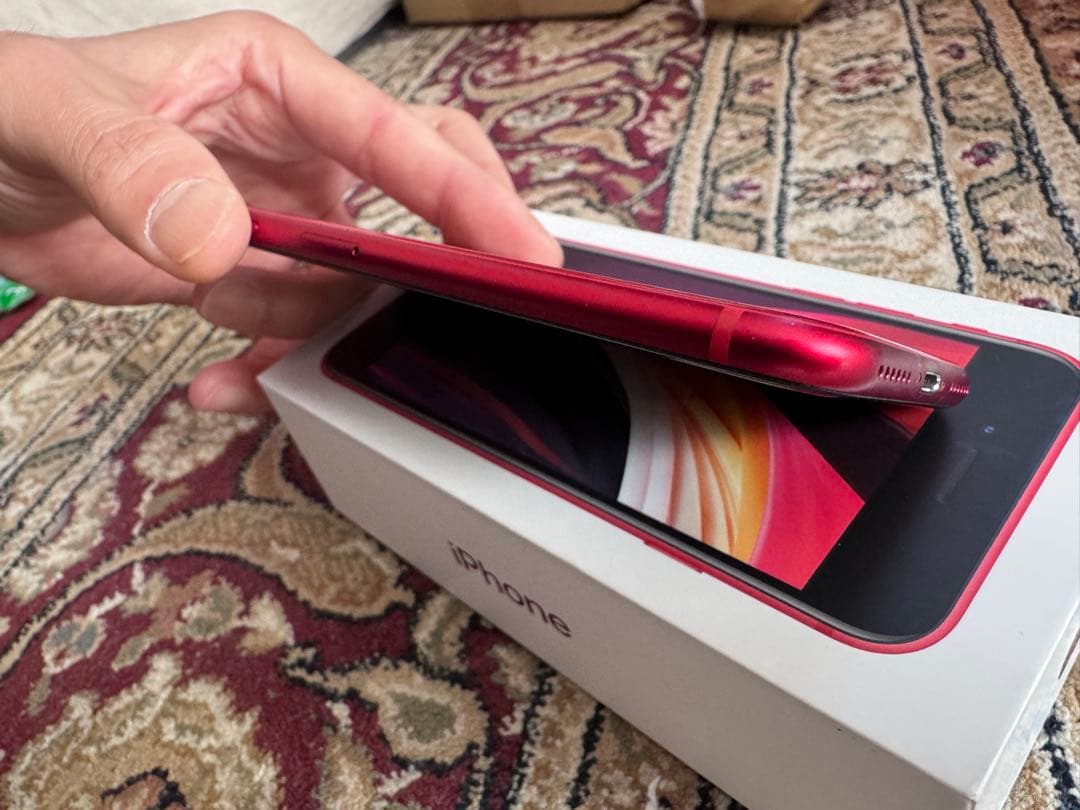 【美品】★　iPhone8　256 GB レッド 最大76%　★MRT02J/A