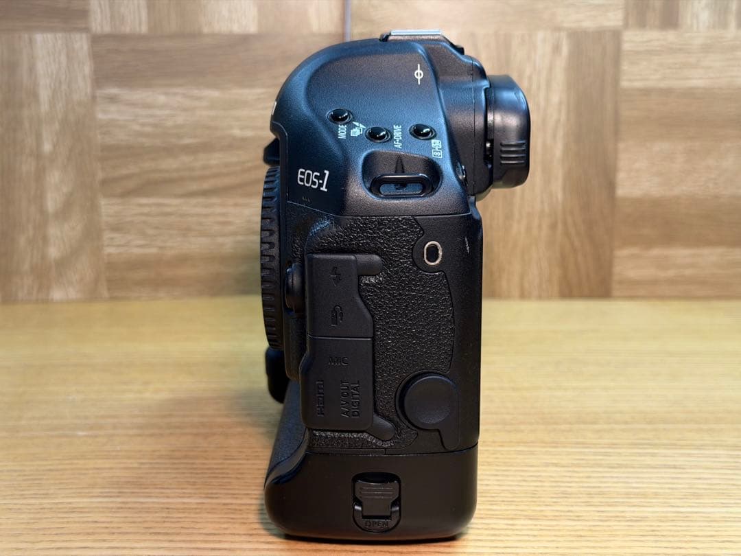 Canon EOS-1D Mark IV 予備バッテリーつき