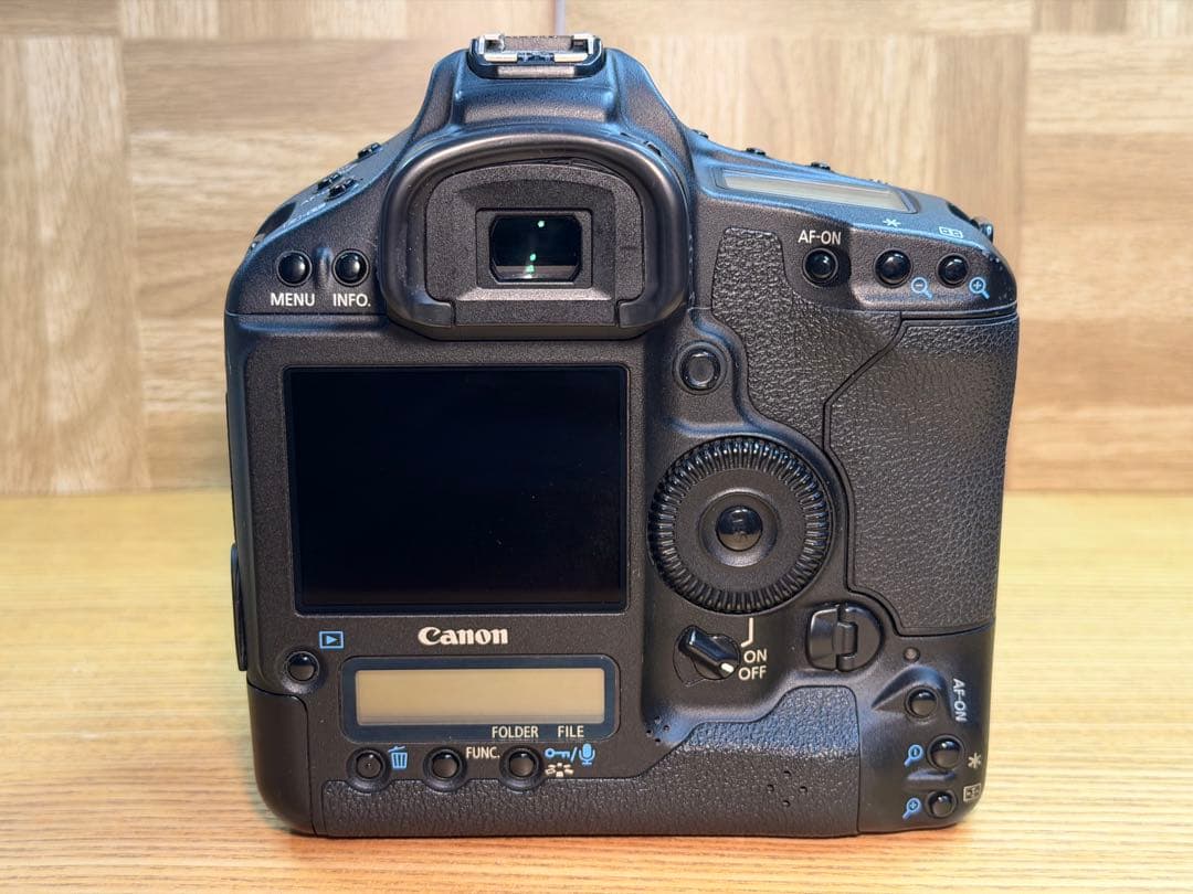 Canon EOS-1D Mark IV 予備バッテリーつき