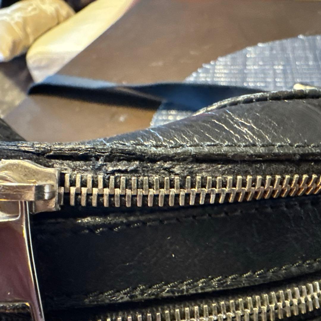 グッチ シマレザー ボディバック 難あり