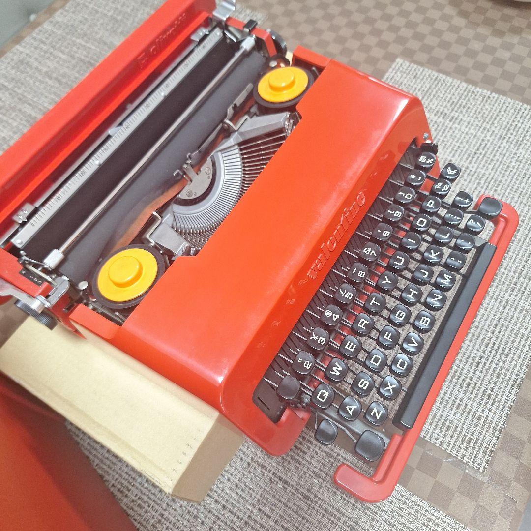 オリベッティ、バレンタイン、タイプライター