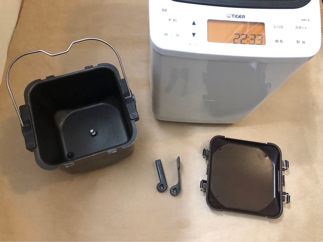 タイガー　IHホームベーカリーKBY-A100