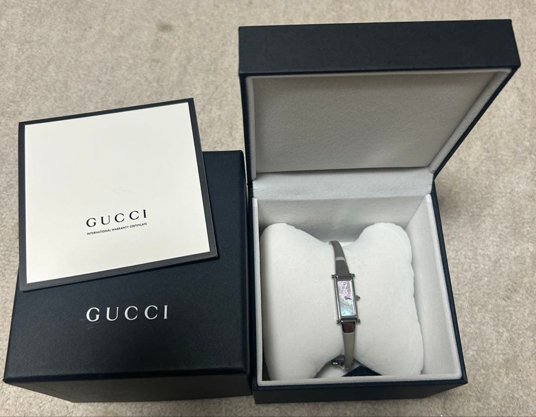 グッチ 腕時計 バングルウォッチ 1500L シルバー シェル文字盤