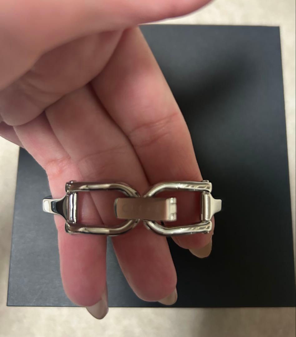 グッチ 腕時計 バングルウォッチ 1500L シルバー シェル文字盤