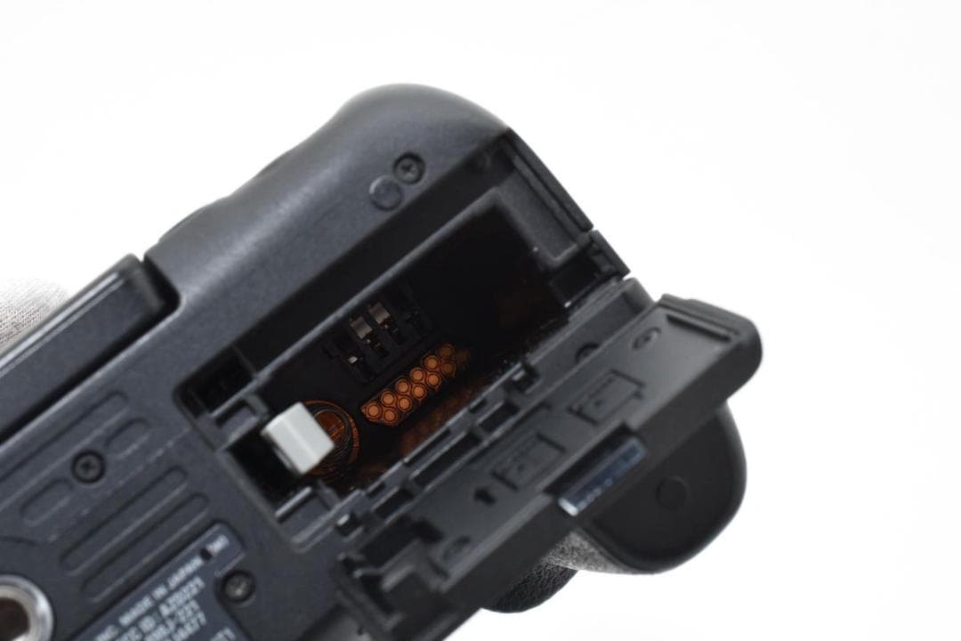 Canon キャノン EOS X8i レンズキット デジタル一眼カメラ