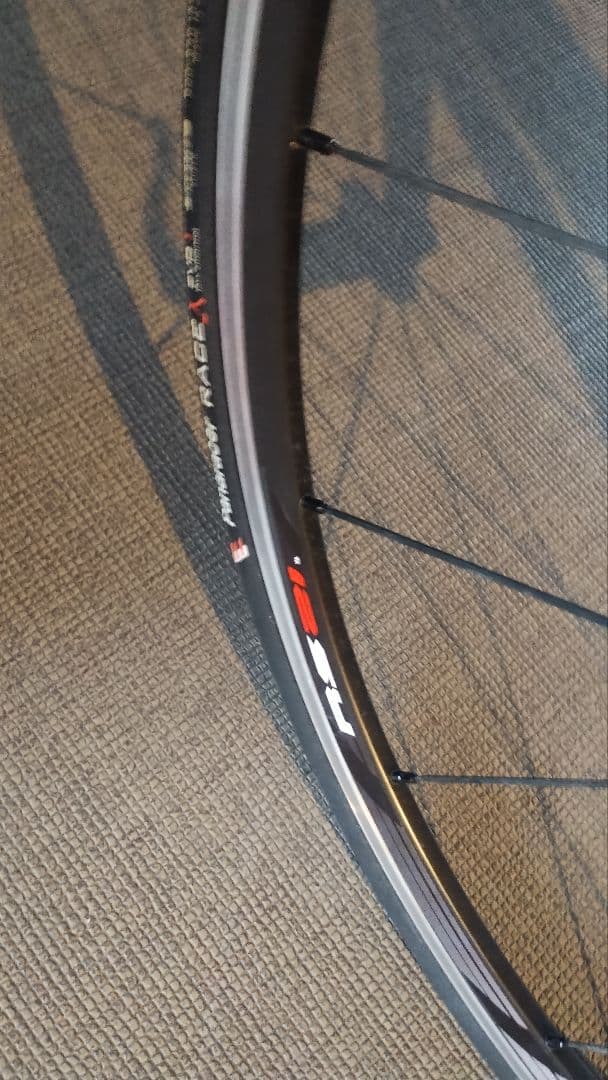 美品　Cervelo　サーヴェロ　R2 105　大阪　2018年　フルカーボン
