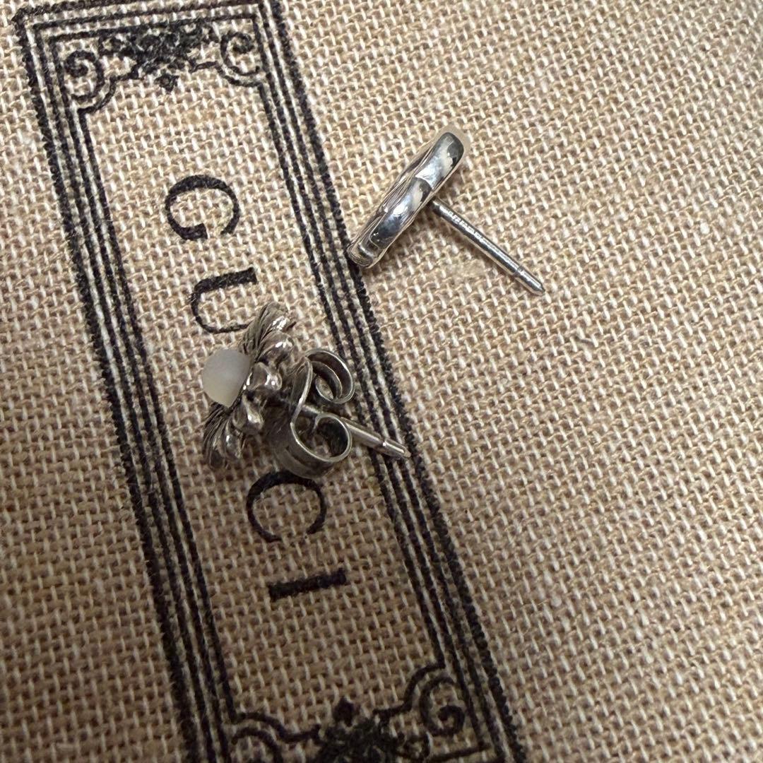 グッチ　スタッズピアス　ダブルG フラワー　ユニセックス