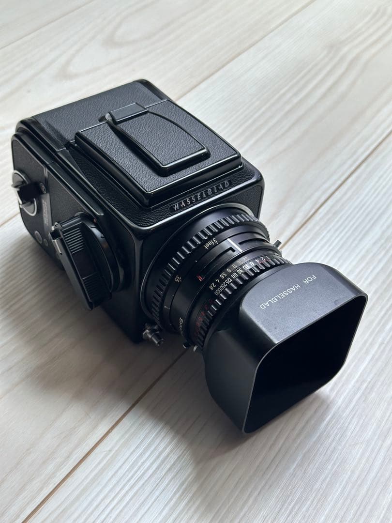 フィルムカメラ HASSELBLAD 500C Planar 80mm F2.8 C/M