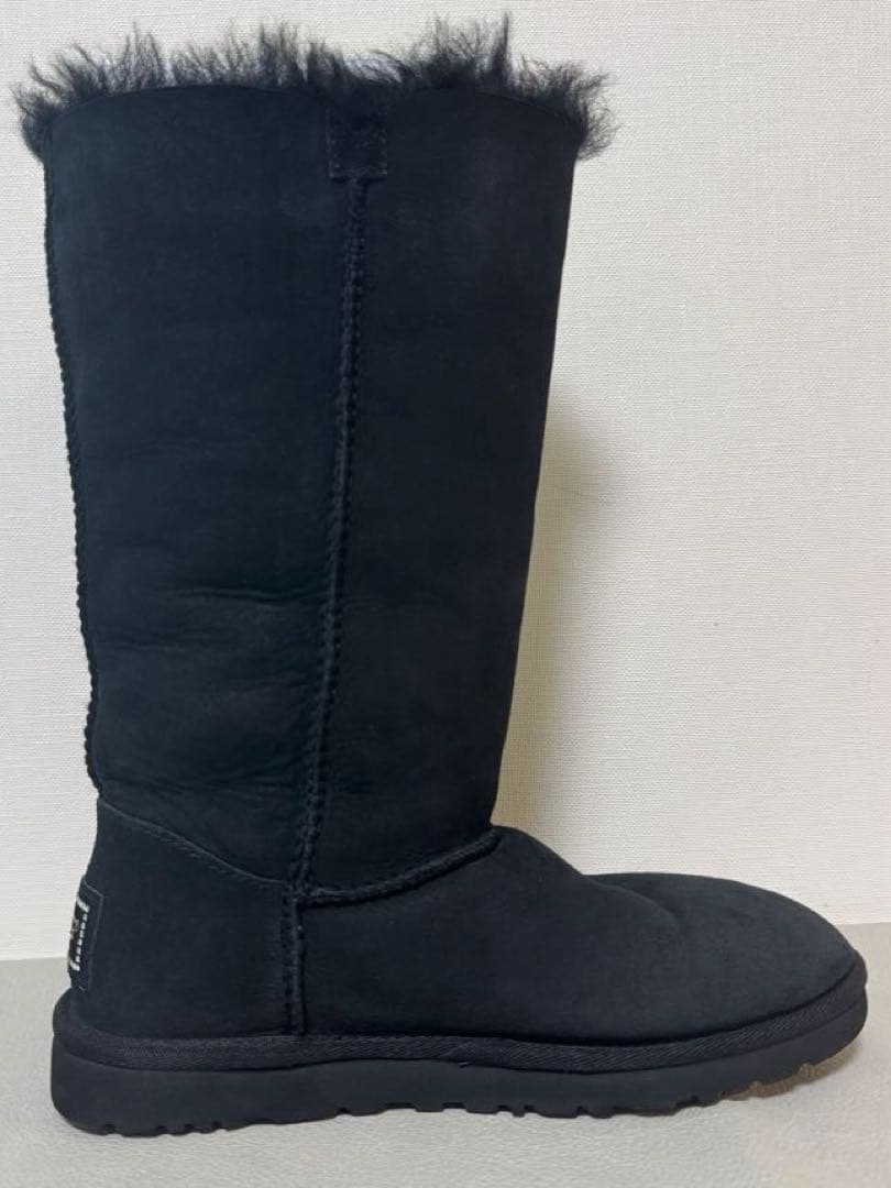 UGG スワロフスキー　22㎝　ブラック　ロングブーツ　ムートンブーツ