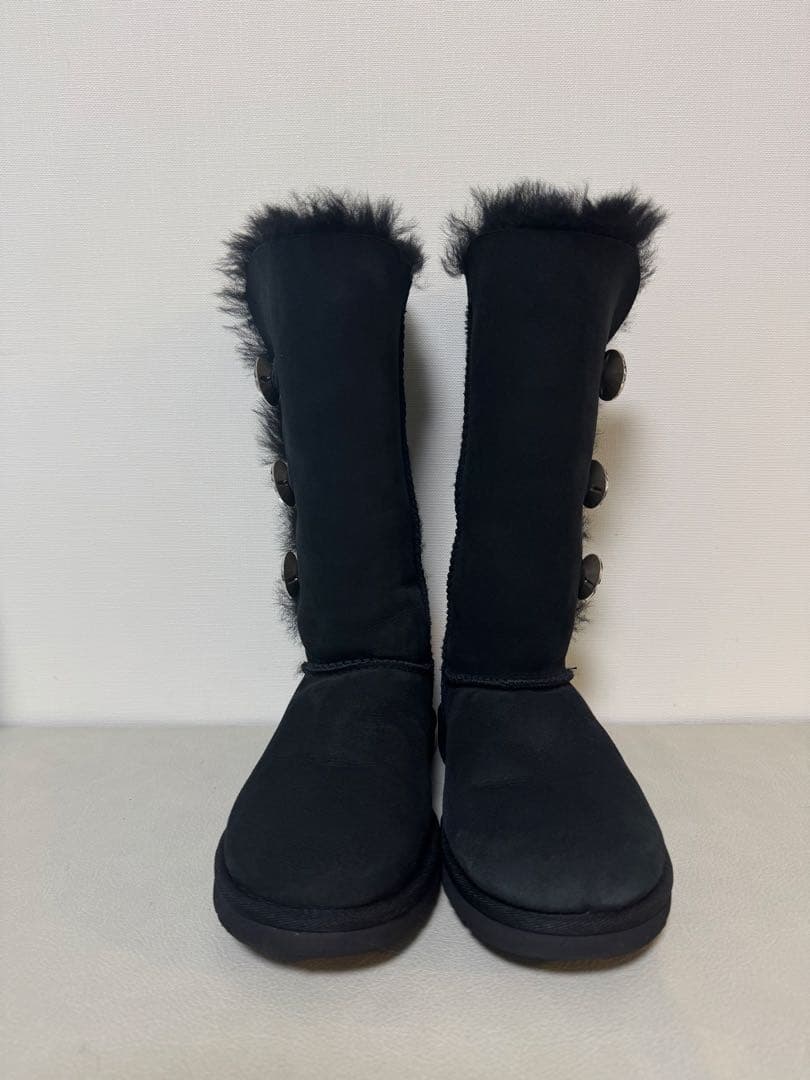 UGG スワロフスキー　22㎝　ブラック　ロングブーツ　ムートンブーツ