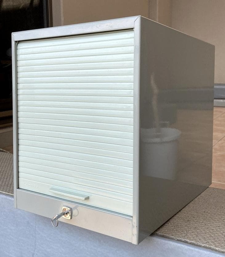 売約済み　美品　KOKUYO　蛇腹シャッター　鍵付　５段　書類・レターケース