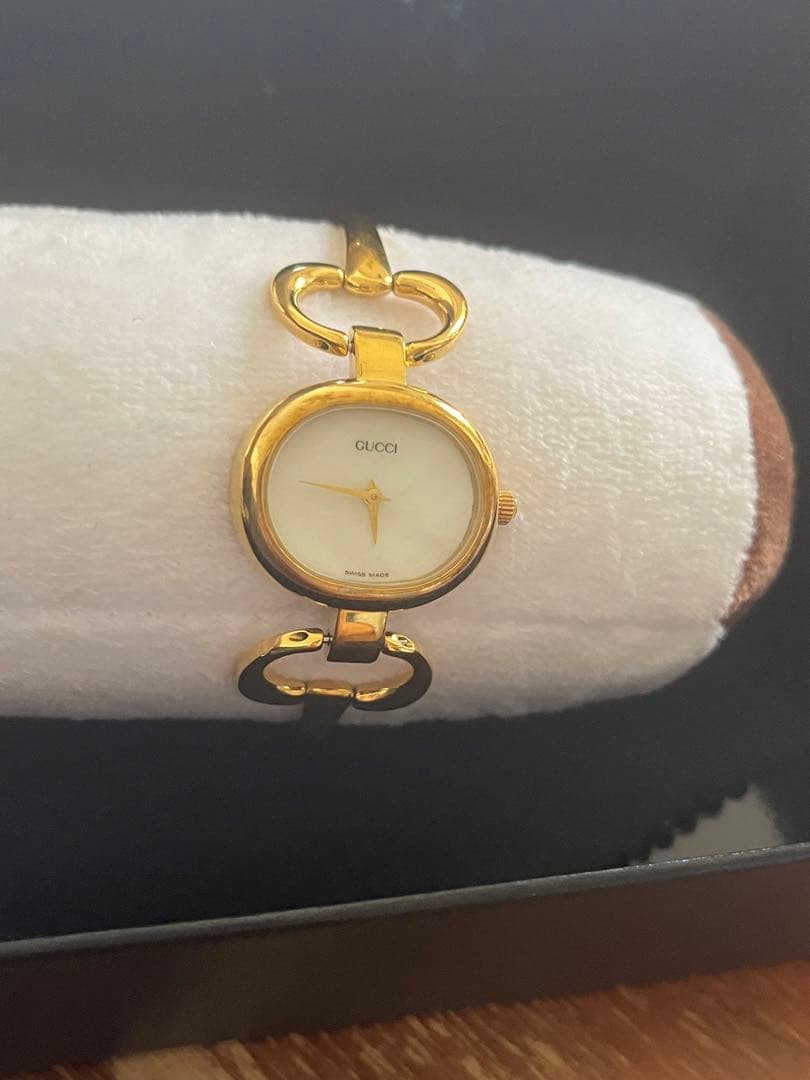 GUCCIグッチ時計　レディース腕時計　1600 ゴールドバングル　ジャンク品