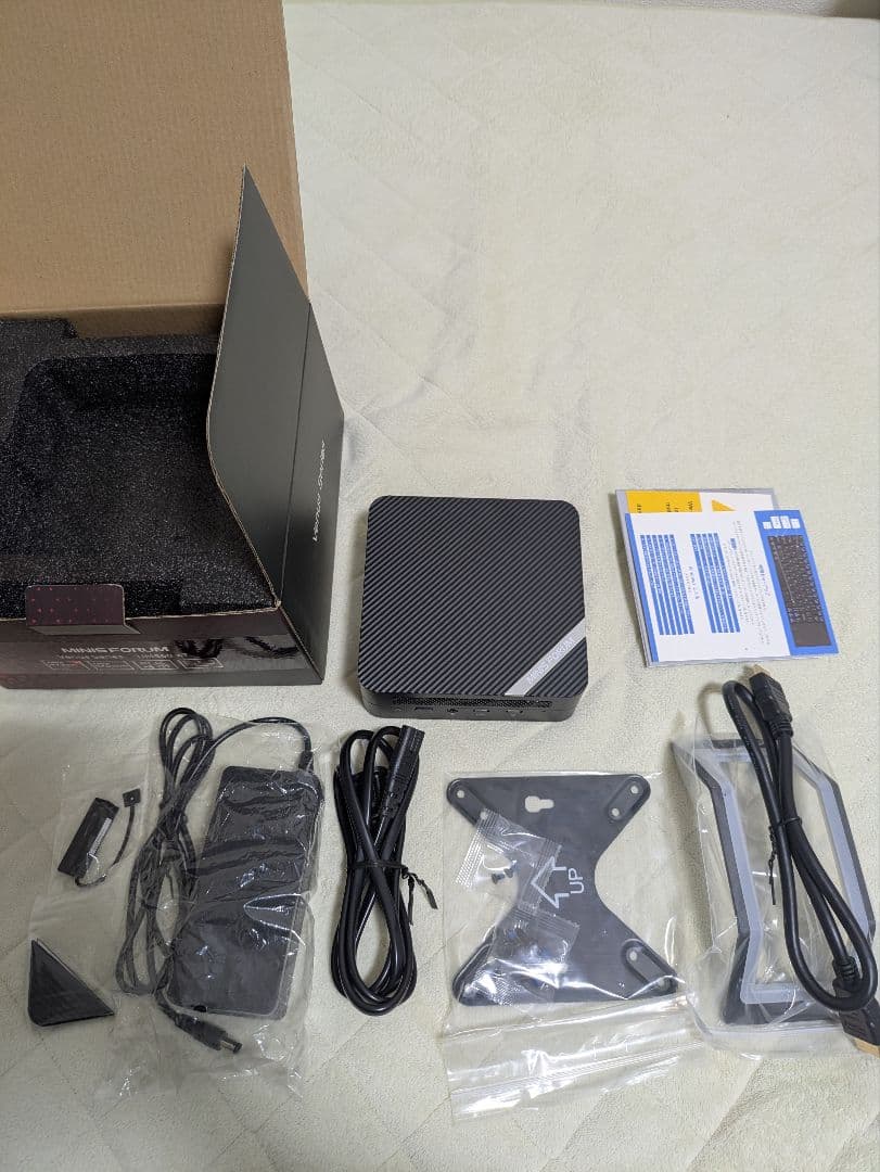 minis forum UM560 XT ミニPC