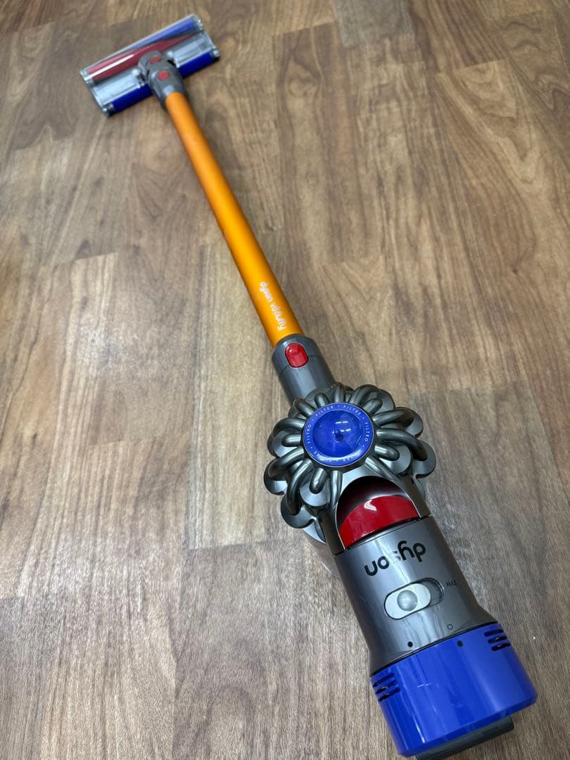 【美品】Dyson V8 Fluffy SV10 付属品完備 【分解洗浄済】