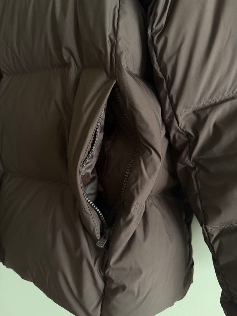 【新品タグ付き】ユニクロ パウダーソフトダウンジャケット M ブラウン