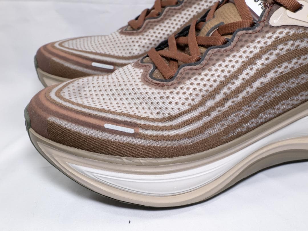 NIKE Vomero Plus QS　27.0cm