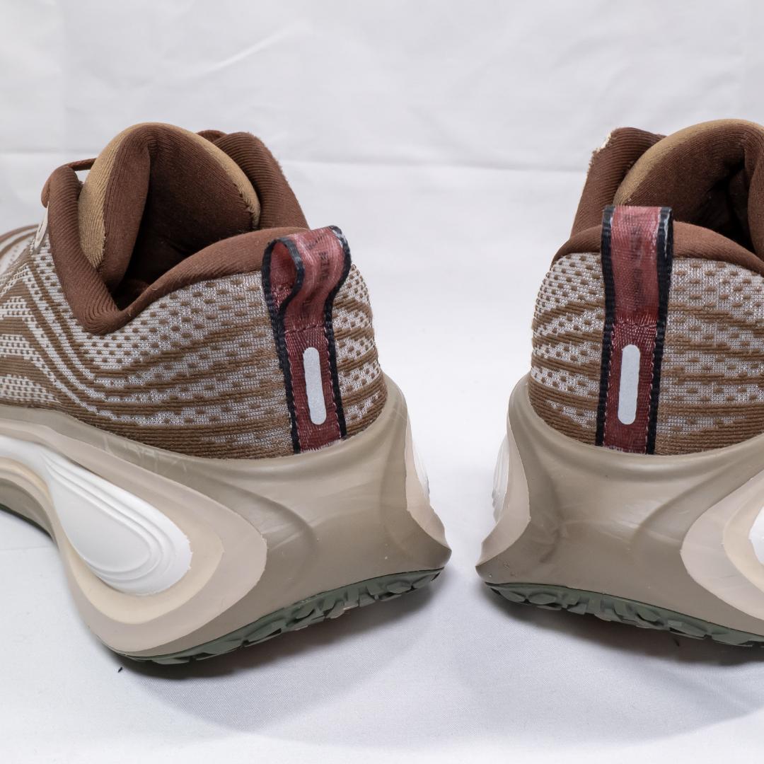 NIKE Vomero Plus QS　27.0cm