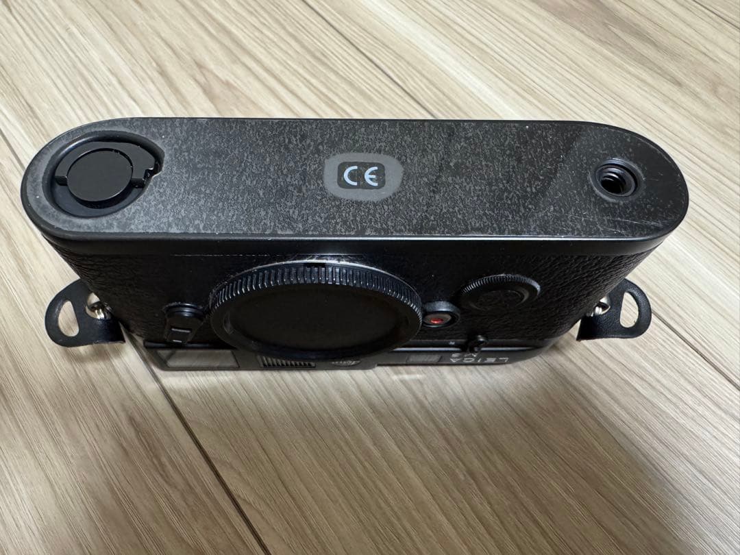 【美品】Leica M6 黒バッジ換装済 (赤バッジ付)