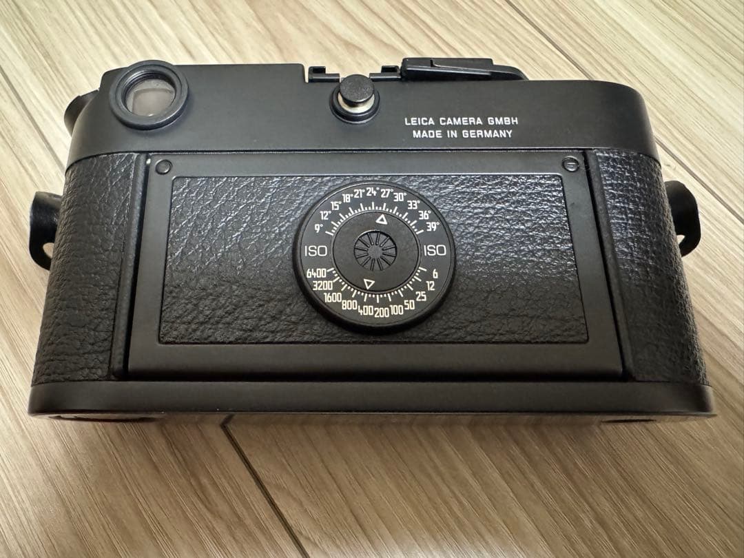 【美品】Leica M6 黒バッジ換装済 (赤バッジ付)