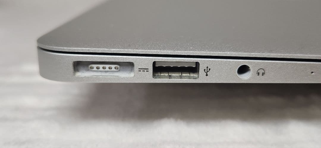 MacBookAir2013(MID)MagSafe付き