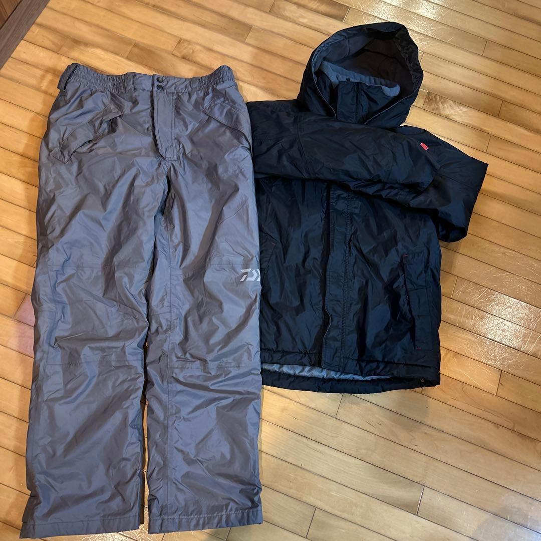 ブ*ー様 ダイワ レインウェア Mサイズ 黒・グレー冬用